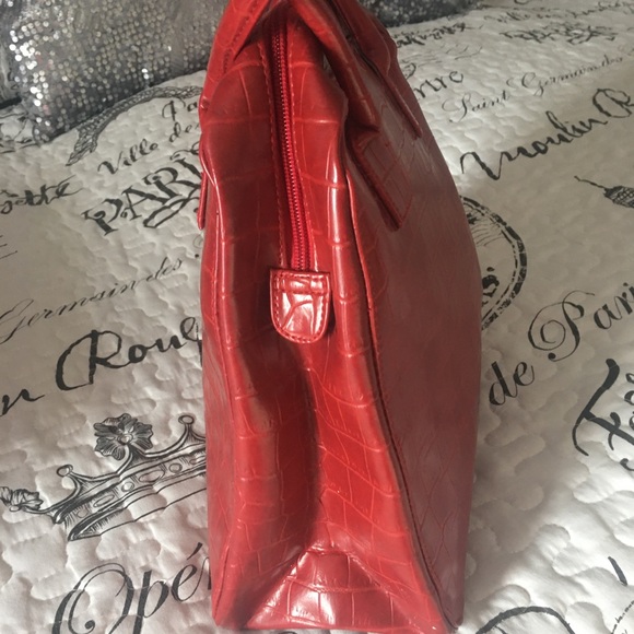 Red Purse - Picture 5 of 8